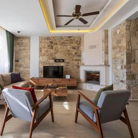 Villa Luxurious With Pool And Great Garden Yelki