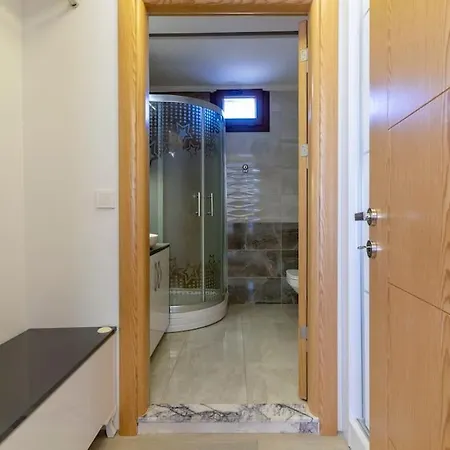 Luxurious With Pool And Great Garden * Yelki