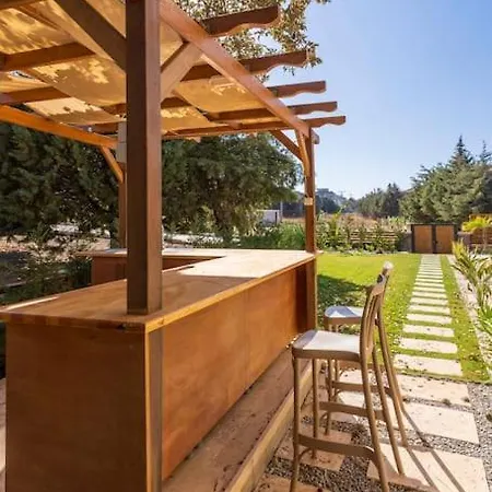 Luxurious With Pool And Great Garden *