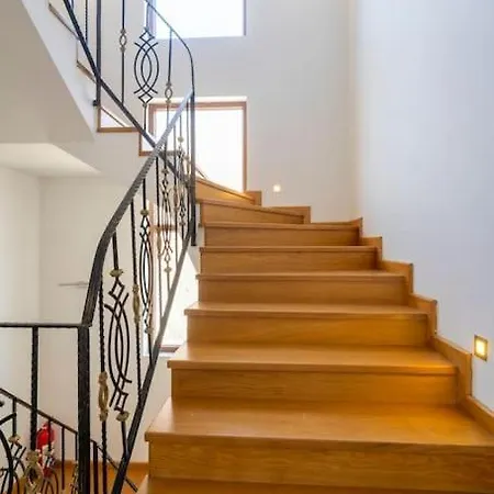 Luxurious With Pool And Great Garden Yelki