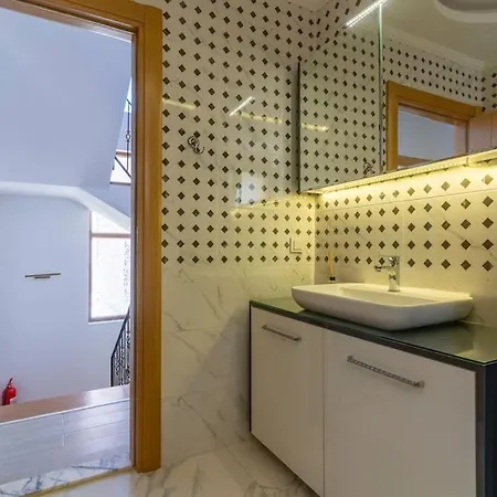 Luxurious With Pool And Great Garden Villa Yelki