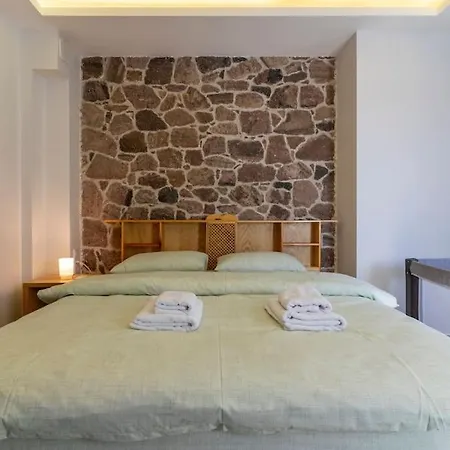 Luxurious With Pool And Great Garden וילה