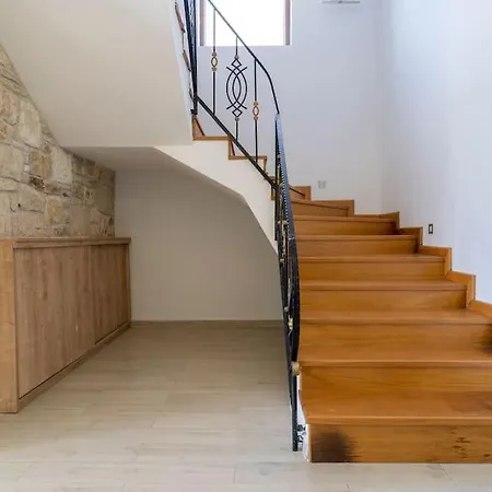 Villa Luxurious With Pool And Great Garden Yelki