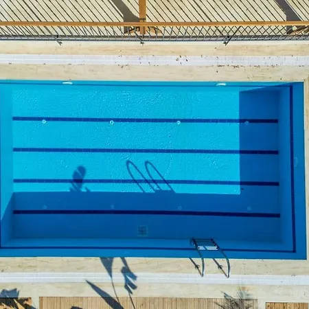 Luxurious With Pool And Great Garden Yelki