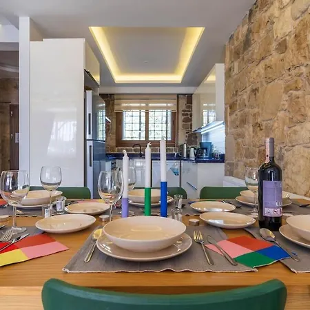 Luxurious With Pool And Great Garden וילה