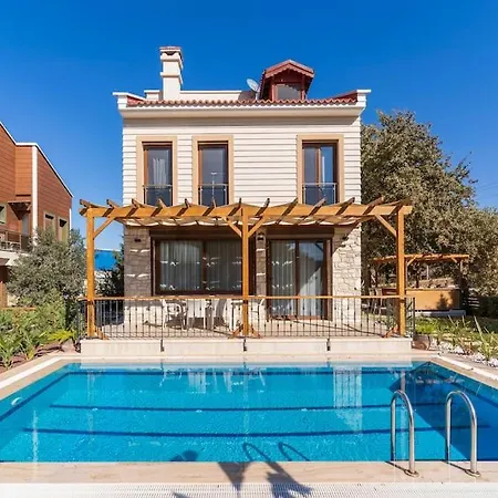 וילה Luxurious With Pool And Great Garden *