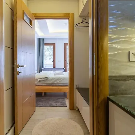 Luxurious With Pool And Great Garden *