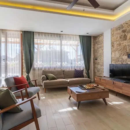 וילה Luxurious With Pool And Great Garden *
