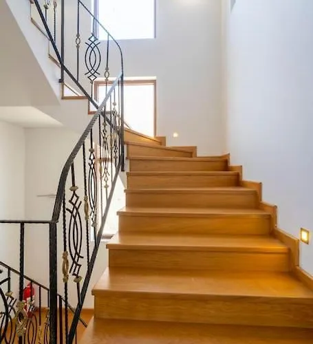 Luxurious With Pool And Great Garden Yelki