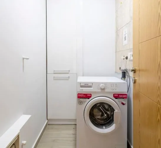 Luxurious With Pool And Great Garden Vila Yelki