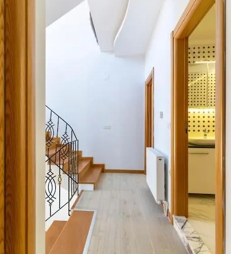 Vila Luxurious With Pool And Great Garden Yelki